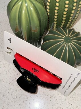 Aldo Red and Black Acrylic Claw Hair Clip